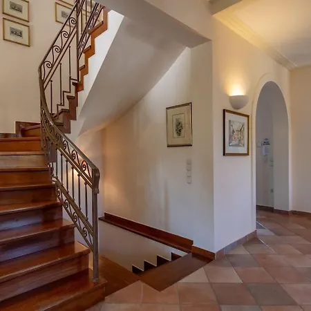 Elmar Villa